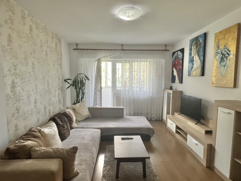 1 Decembrie 1918 apartament cochet 2 camere - 4 minute metrou contract ANAF